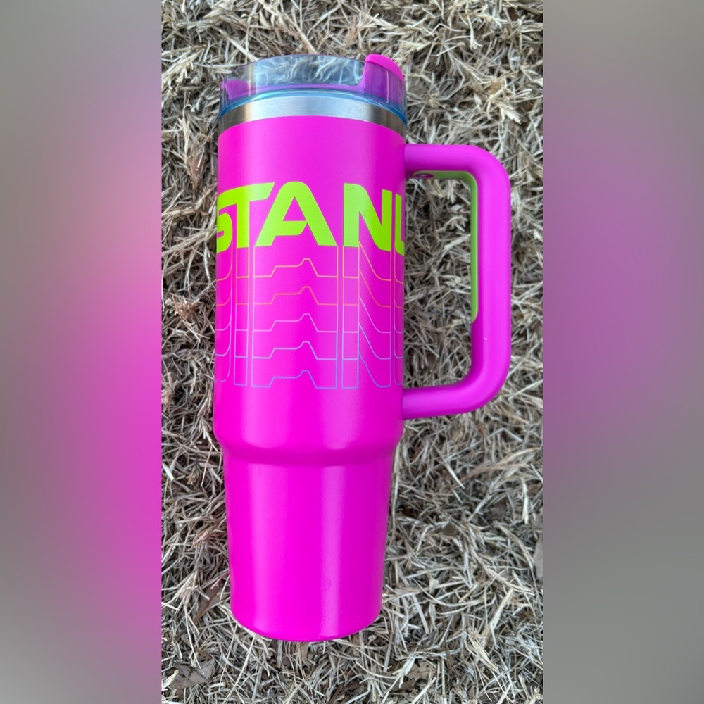 Stanley Tumbler 30 oz Reverb Vivid Violet Flowstate Tumbler.